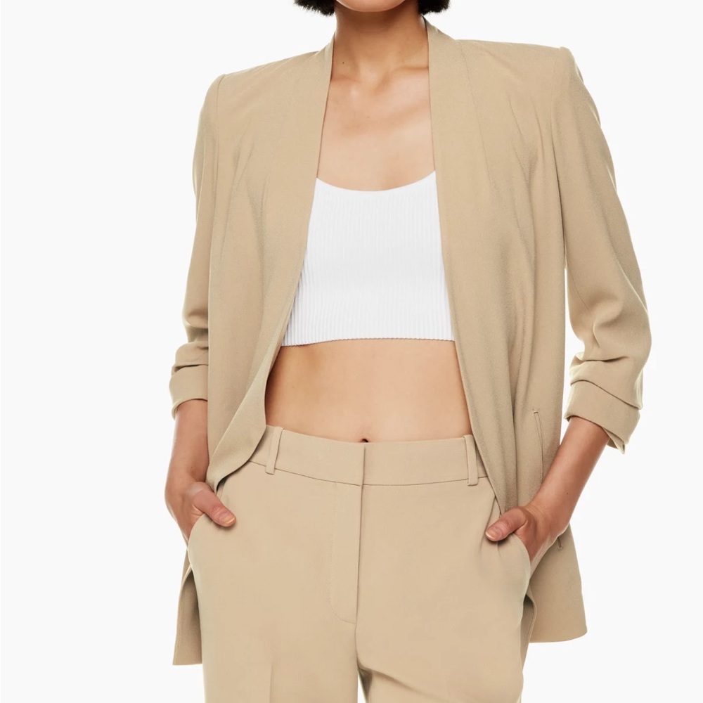 Aritzia Babaton Linen Power Hip Blazer in Gold Camel